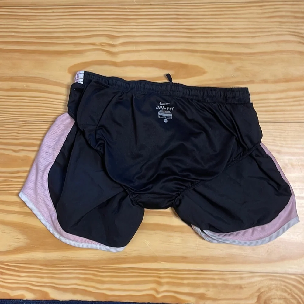 Nike Shorts - Picture 4 of 4
